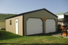 20x21x8 Vertical Roof Enclosed - Vertical Siding