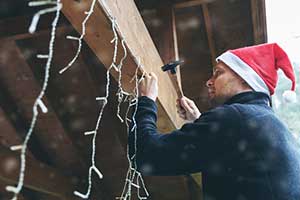 How to Decorate Your Shed for the Holidays